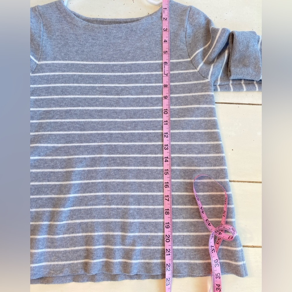 Tahari Stripe Sweater 3/4 Sleeve Women’s Size Small Gray & White Preppy - Picture 5 of 7
